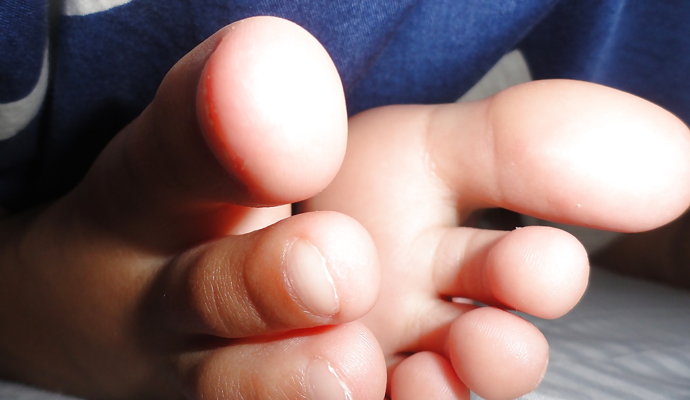 Une paire de pieds a croquer
 #17968414