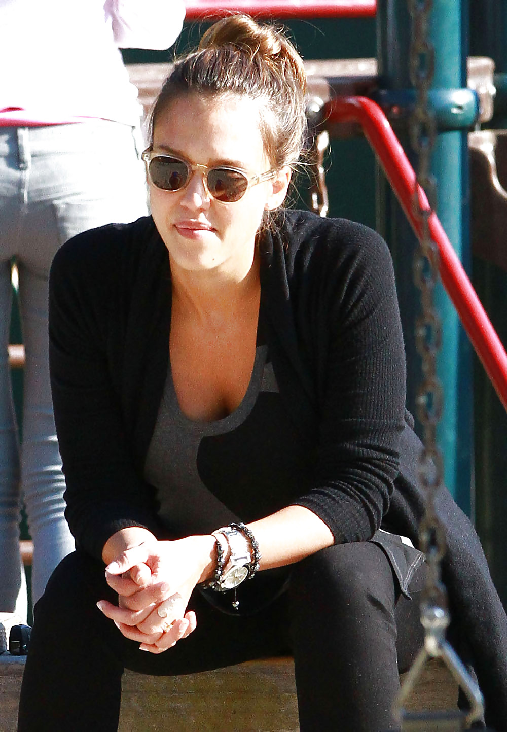 Jessica Alba candids out at a park in Los Angeles #4178547