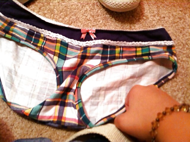 Amigas ensenando calzones Friend showing panties #3 #16459627