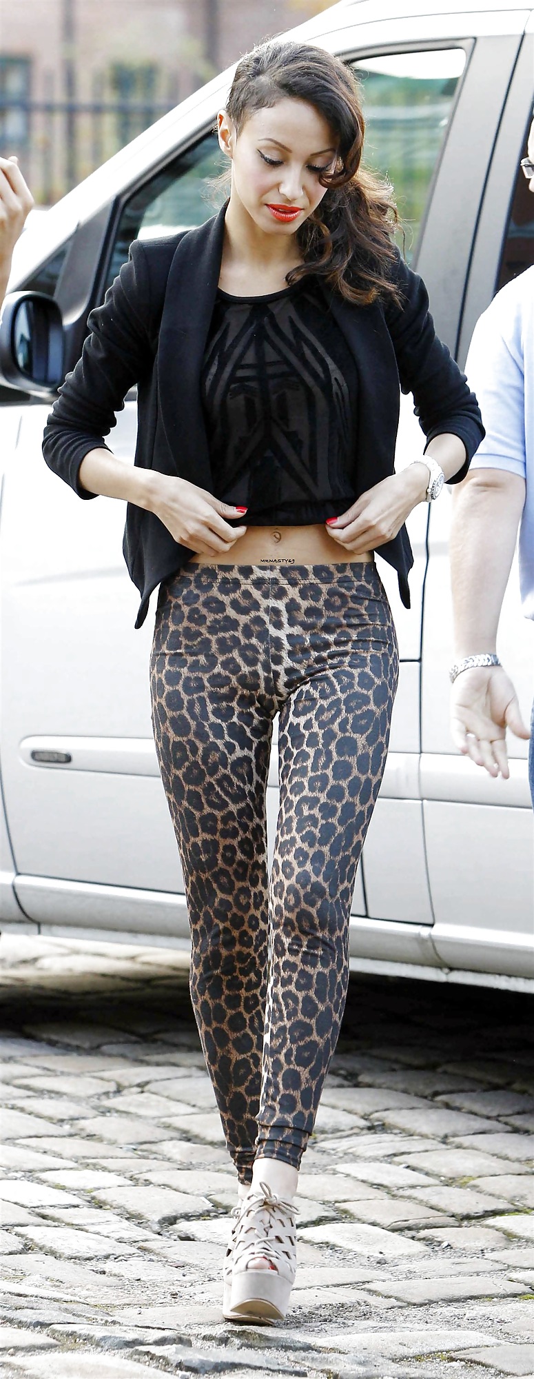 Verdaderas putas usando spandex pt.2
 #11410862
