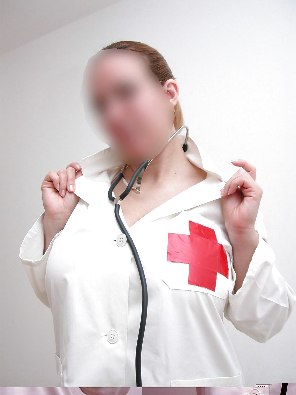 Tetas grandes enfermera
 #13946440