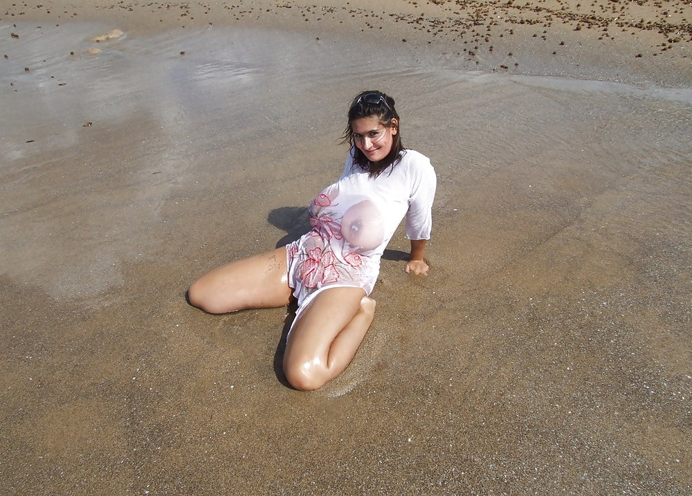 Alexandra moore - bianco trasparente sulla spiaggia
 #13629471