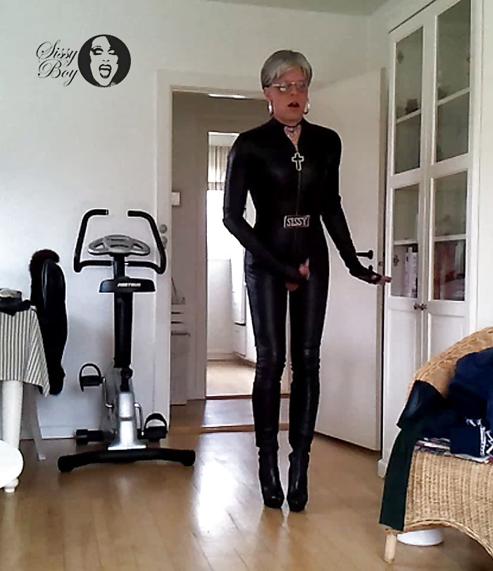 Sissy sexy catsuit in pelle
 #17224597