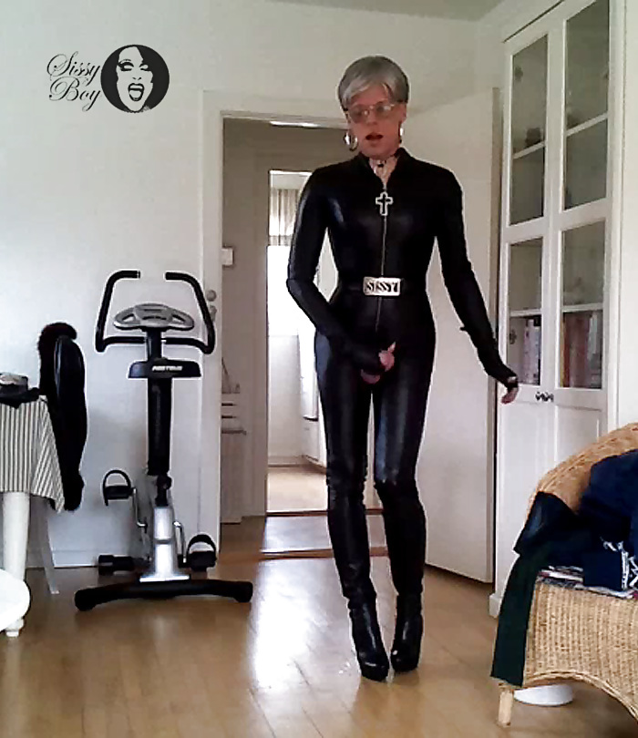 Sissy sexy catsuit in pelle
 #17224619