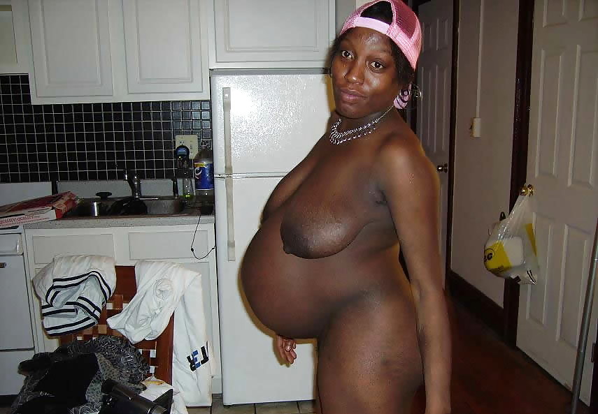 Chicas negras embarazadas con pezones grandes
 #15455106