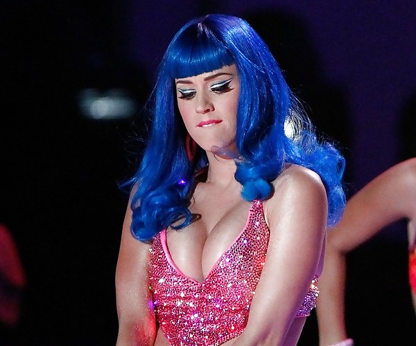 Katy perry grosse chienne and big boobs #22675140