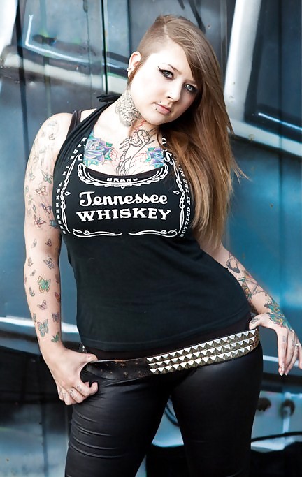 Punk emo tatuaje mujeres perforadas 3
 #9905479