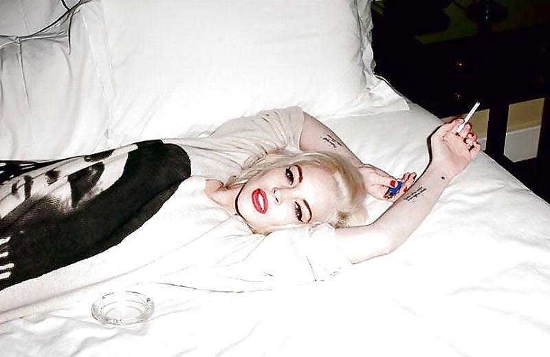 Lindsay Lohan ... Hot Blonde Photoshoot #11557226