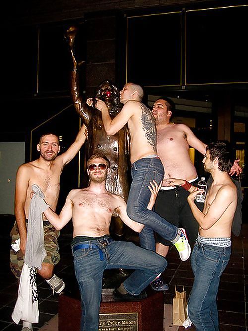 Was Machen Die Leute Im Urlaub? Statue Gruppierung !!!! #1811236