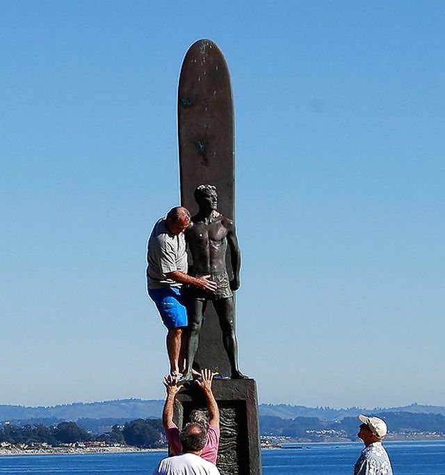 Cosa fanno le persone in vacanza? statua raggruppamento !!!!
 #1811482