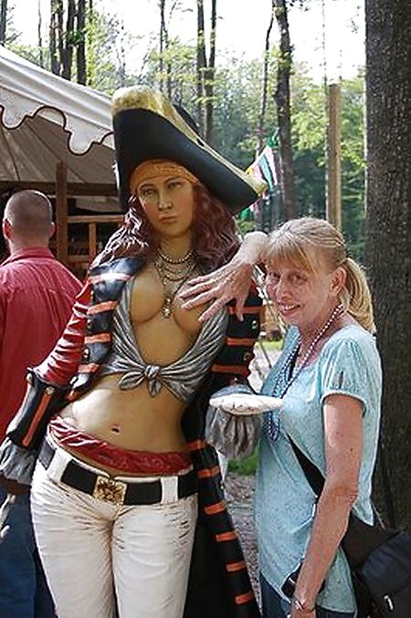 Was Machen Die Leute Im Urlaub? Statue Gruppierung !!!! #1811511
