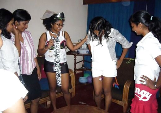Fiesta privada de chicas indias
 #6848310