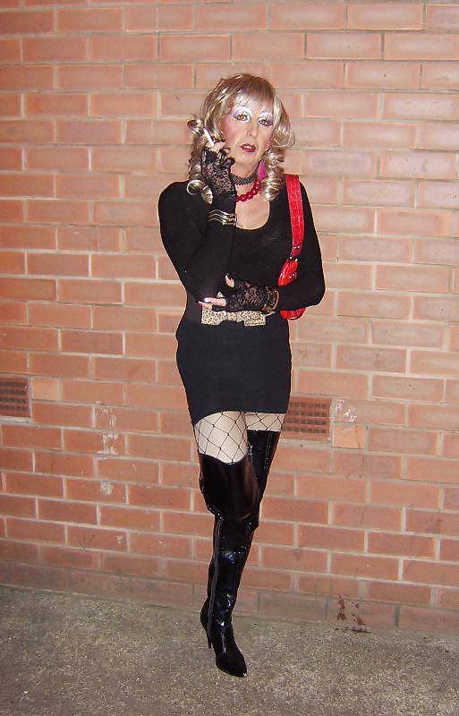 Mandy la prostituta trans di Picott
 #5974914