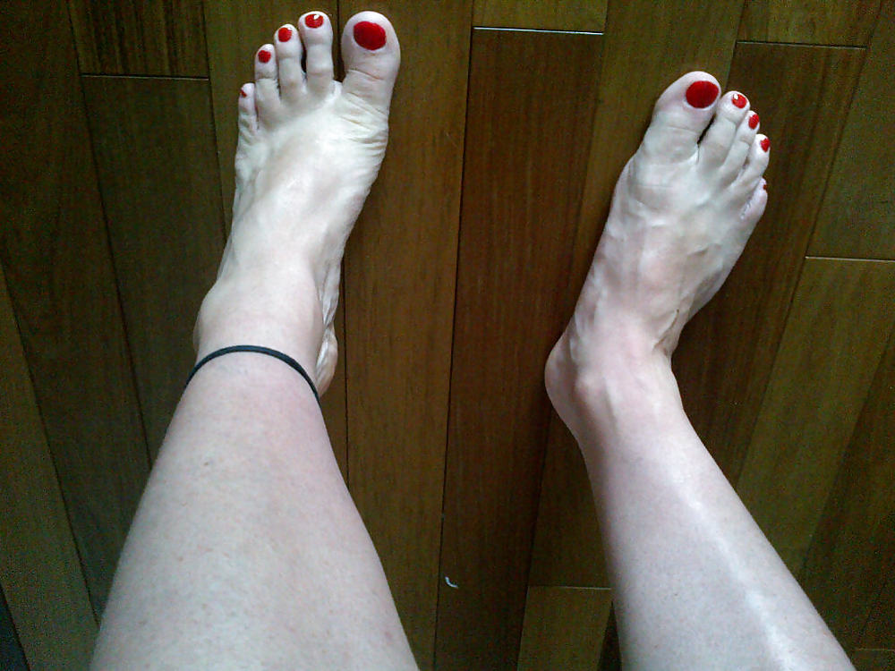 Red toe nail, ready to foot job a nice big cock!! #16945016