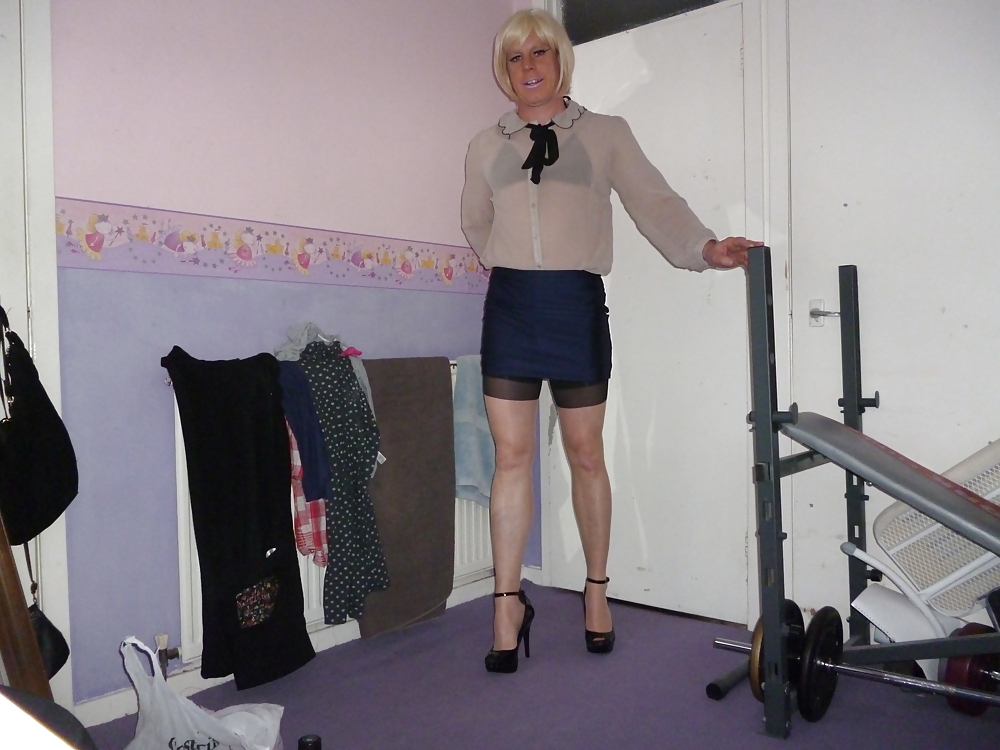 Tranny Versucht, Sich Auf Ihre Neue Kleidung #12219998