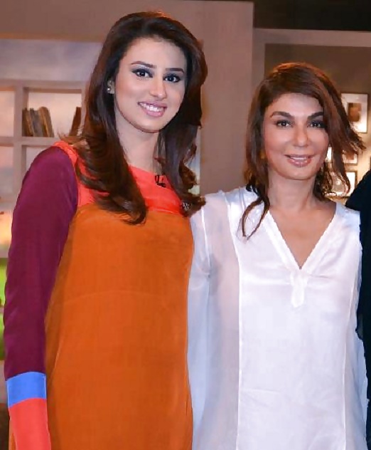 Sexy paki news anchor 
 #22292202