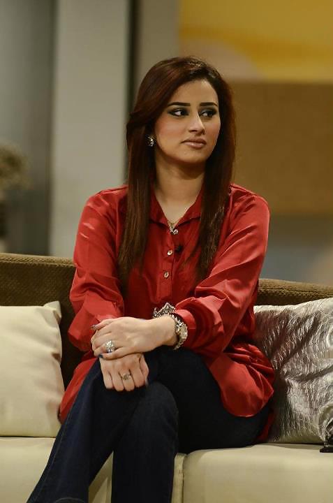 Sexy paki news anchor 
 #22292222