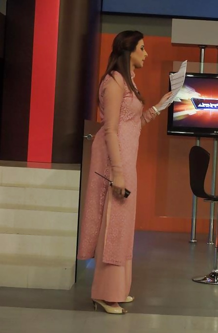 Sexy paki news anchor 
 #22292225
