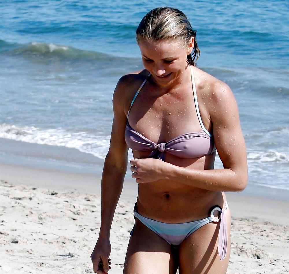 Cameron Diaz sexy bikini #20109241