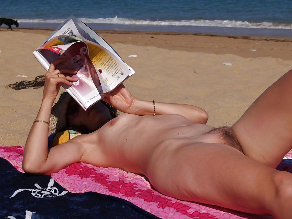 Ragazze nude sulla spiaggia
 #501722