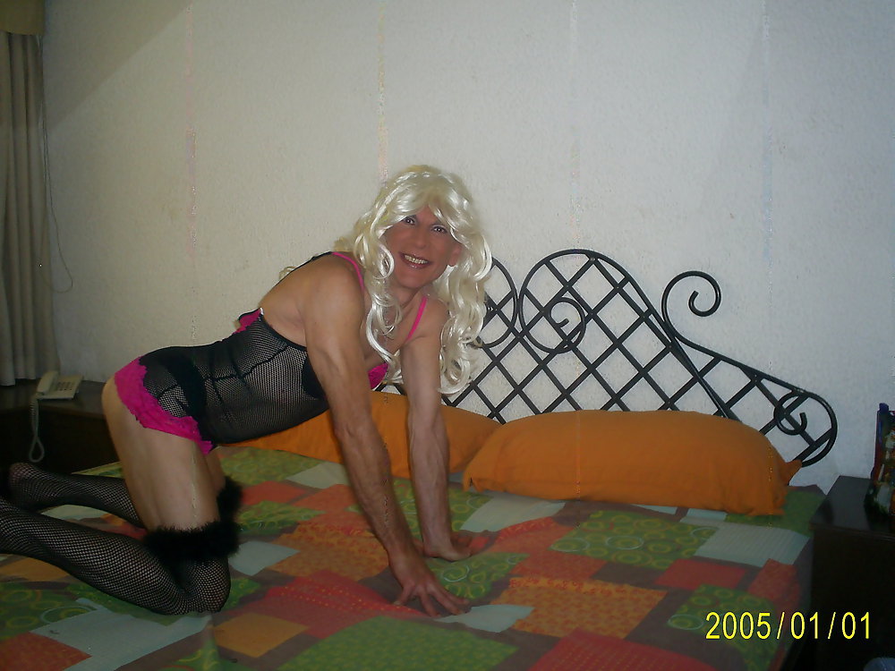 Enmotelada y cojidita
 #13159754