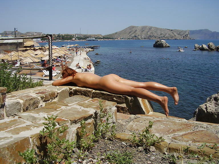 Desnudos en la playa
 #3100219