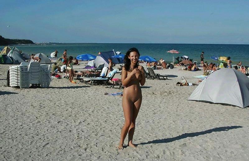 裸のビーチの楽しみ
 #3100321
