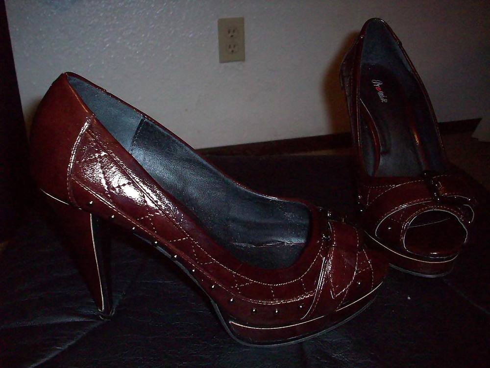 Fill these heels with cum............
 #3885326
