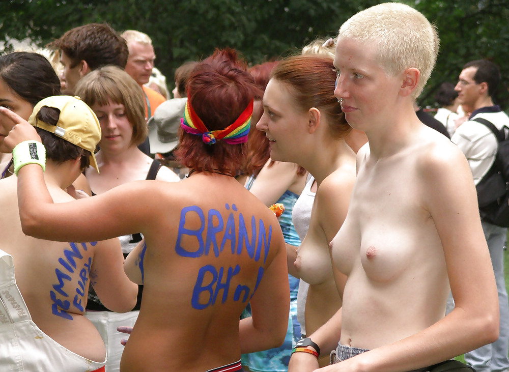 GIRLS TOGETHER: PUBLIC NUDITY TEENS SHOW THEIR TITS #14941835
