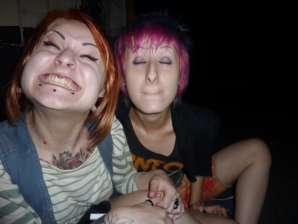 Diversión joven punk
 #18145205