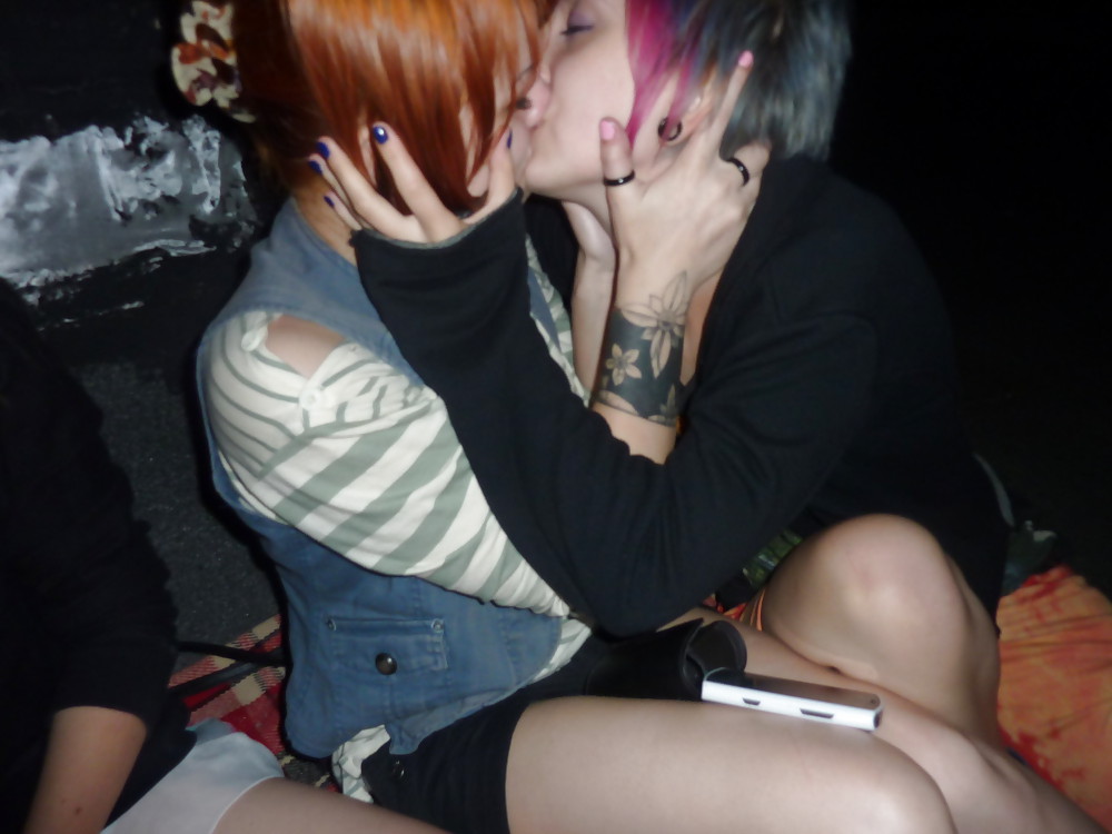 Diversión joven punk
 #18145277