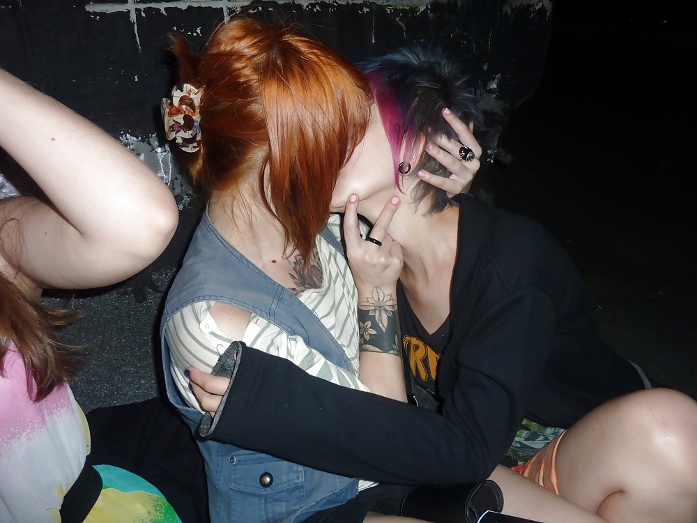Diversión joven punk
 #18145291