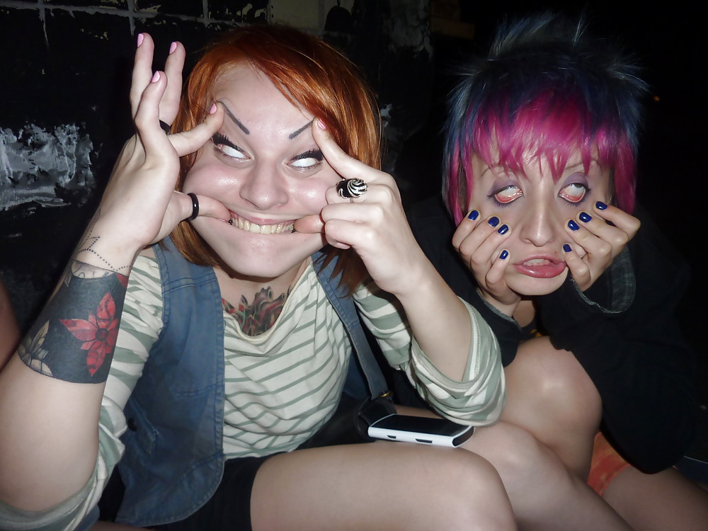 Diversión joven punk
 #18145305