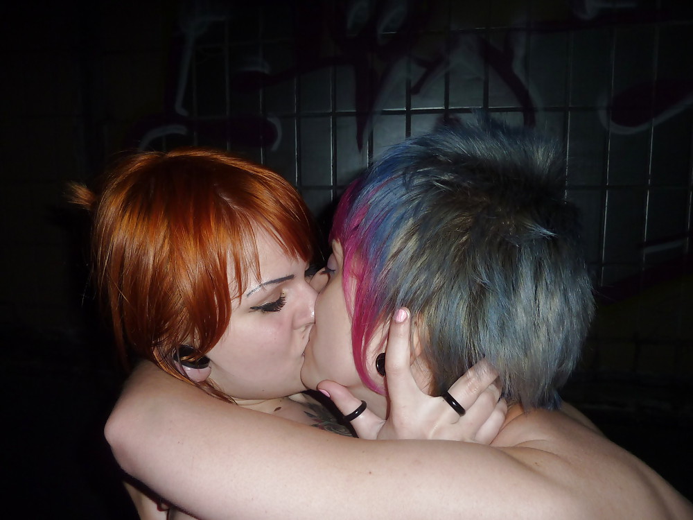 Diversión joven punk
 #18145494