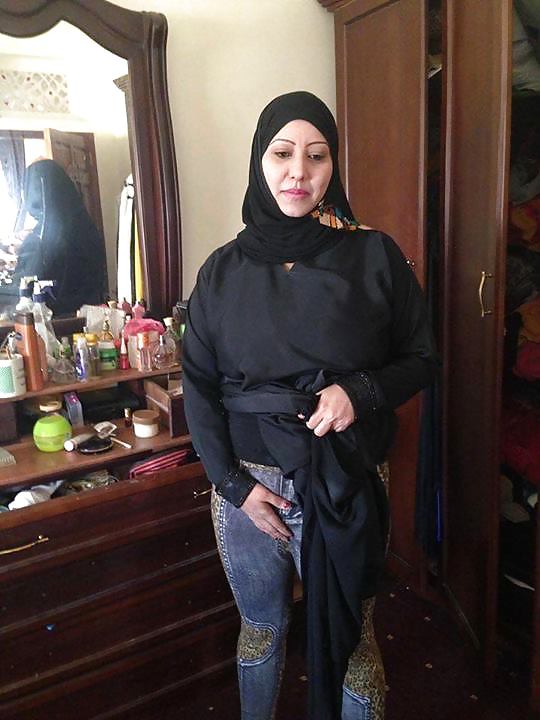 Arabi arrapati in hijab 
 #20247856