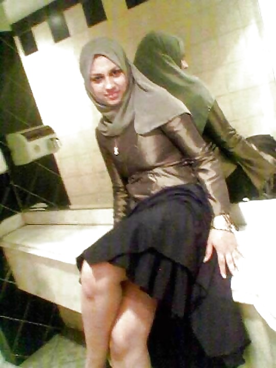 Arabi arrapati in hijab 
 #20247865