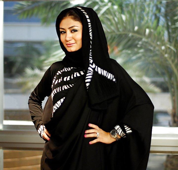 Arabs Cornées En Hijabs #20247922