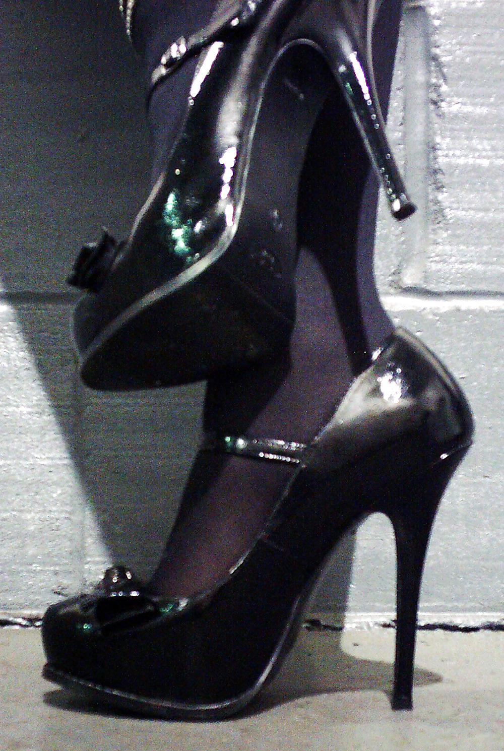 Tight and SEXY (i hope) and my new killer heels l #4809334