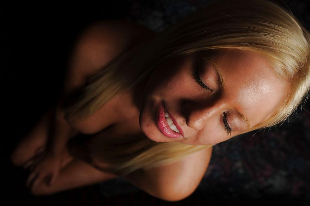 Blonde.teen
 #13994772