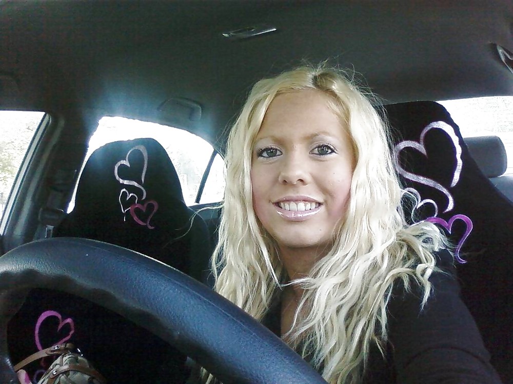 Blonde.teen
 #13994882