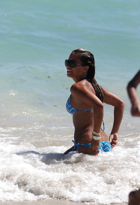 Beach pics from Sylvie van der vaart miami oct 2013 day 5
 #21204615