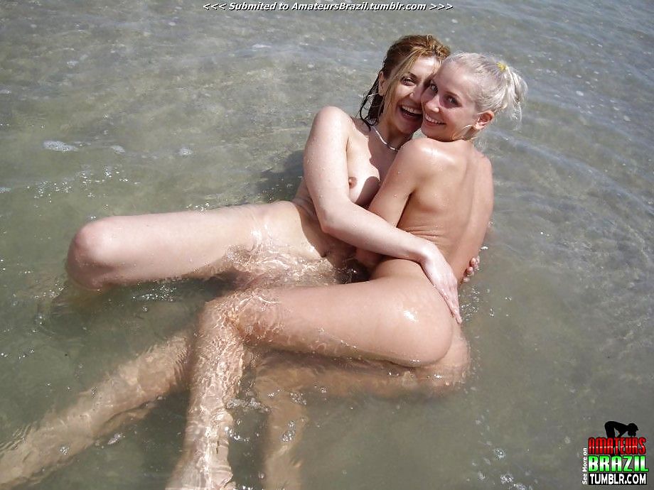 Muy bonito chicas desnudas en la playa 
 #7689466