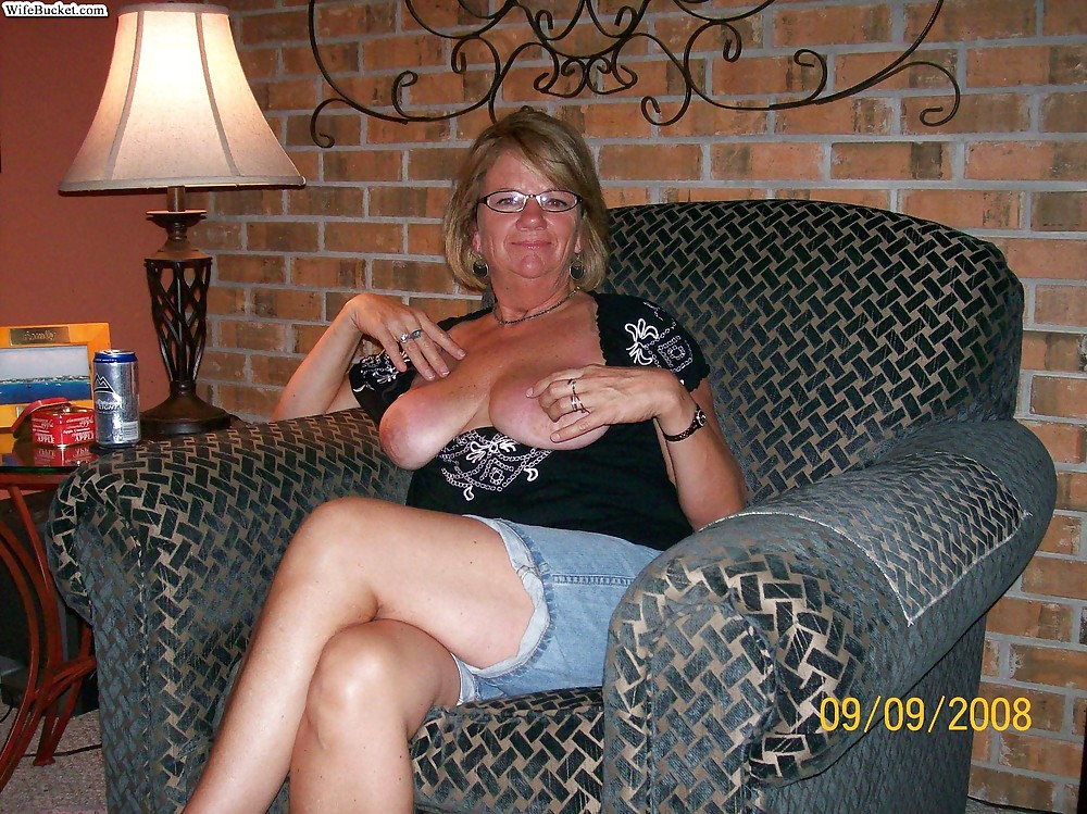 Slut Wives I Found On ' AdultPicShare.com ' #9178622