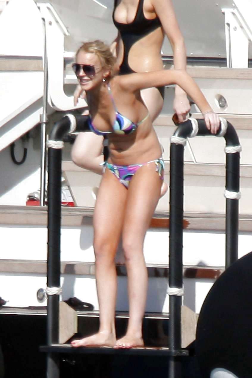 Lindsay Lohan in bikini on a yacht in St. Barthelemy #2512583