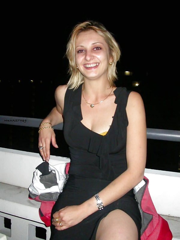 Esposa chupando la polla como una verdadera azada
 #11518154