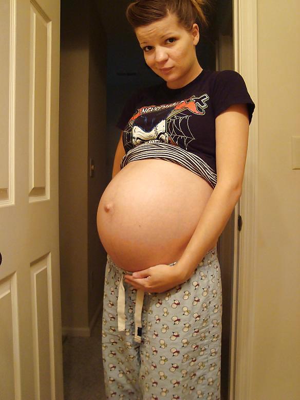 Hottie with toddler bump! #9304438