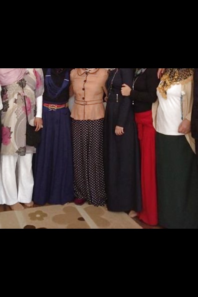 コップの中の女性の足、トルコのヒジャブ、ターバンリ、アヤク、靴底 3
 #18909545