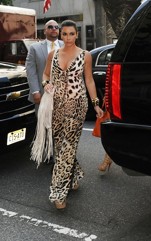 Kim Kardashian Aus Hochzeitskleid-Shopping In New York #7342620