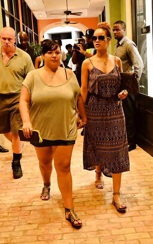 Rihanna shopping in Barbados candids 2 #4955132