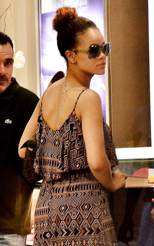 Rihanna Einkaufen In Barbados Candids 2 #4955139